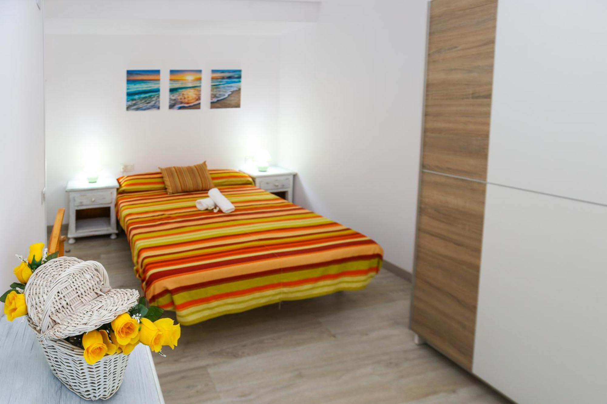 Punta Prima Roma Planet Costa Dorada Lejlighed La Pineda Eksteriør billede